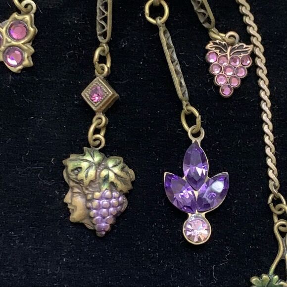 Banana Bob Fruit of the vine theme shoulder duster grape earrings clip back - Picture 8 of 12